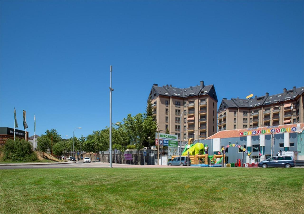 Apartamento Jaca Lägenhet Exteriör bild
